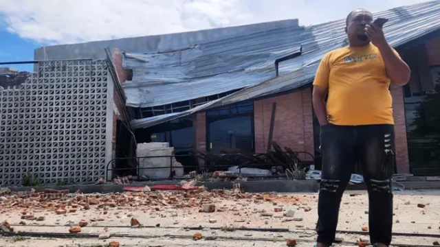 Gempa-67-Guncang-Palu-Warga-Berhamburan-Keluar-Rumah