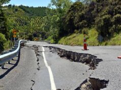 Gempa M6,7 Guncang Palu, Bangunan Retak dan Warga Berhamburan