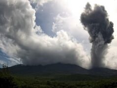 Gunung Lewotobi Erupsi Enam Kali, Bandara Maumere Ditutup