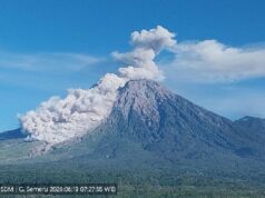 Gunung Semeru Lontarkan Awan Panas Hingga 4,5 Kilometer