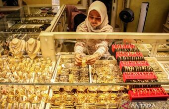 Harga Emas Antam dan Galeri24 Naik, UBS Turun Tipis