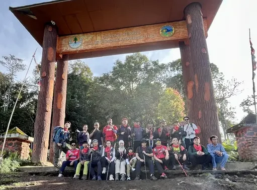 Hasto Pendaki Gunung Kerinci, Megawati Beri Pesan Peluit