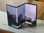 Huawei Rancang HP Lipat Tiga Vertikal, Bentuknya Seperti Huruf S