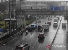 Hujan Ringan Melanda Sejumlah Kota, BMKG Waspadai Hujan Lebat di Kalbar