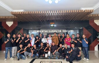 Bupati Lepas Kontingen Porwada PWI Sumbawa