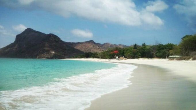 Pantai Pasir Putih Maluk Punya Peluang Emas Jadi Destinasi Wisata Unggulan KSB