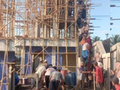 Kades Mantun Pimpin Gotong Royong Pengecoran Tiang Menara Masjid Miftahul Jannah