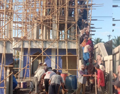Kades Mantun Pimpin Gotong Royong Pengecoran Tiang Menara Masjid Miftahul Jannah
