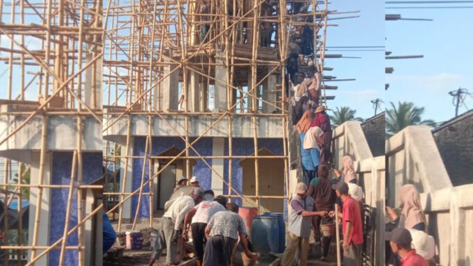 Kades Mantun Pimpin Gotong Royong Pengecoran Tiang Menara Masjid Miftahul Jannah