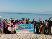 Semangat Sai Ling Dalam Gawe Menggema di Pantai Jelenga, Forkopimcam Jereweh Bersatu Bersihkan Pesisir Sambut Hari Bhayangkara ke-80