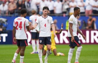 Inggris Imbang, Tapi Masih Puncak Klasemen