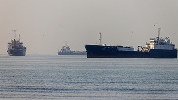 Iran-Ancam-Tembak-Semua-Kapal-yang-Melintasi-Selat-Hormuz