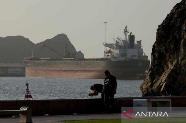 Iran-Longgarkan-Biaya-Lintas-Selat-Hormuz-Selama-60-Hari