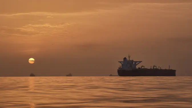 Iran Tutup Selat Hormuz Usai Serangan AS