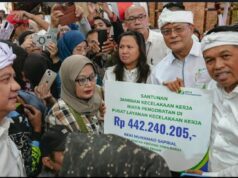 Jabar Salurkan Rp49,3 Miliar untuk Perlindungan Pekerja Rentan