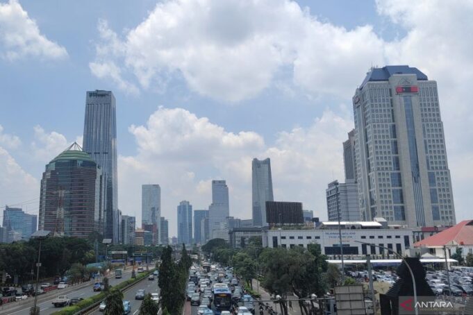 Jakarta Cerah Berawan, Sore Berawan Tebal di Kepulauan Seribu