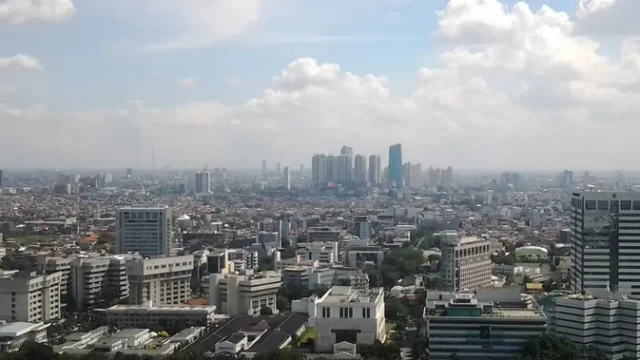 Jakarta-Pagi-Cerah-Siang-Hujan-Ringan
