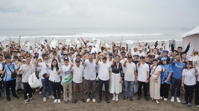 KKP-dan-DANA-Gelar-Aksi-Bersih-Pantai-Cegah-Sampah-Masuk-Laut
