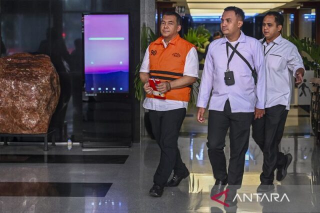 KPK-Ungkap-Koneksi-Silmy-Karim-dengan-WNA-Kampung-Rusia