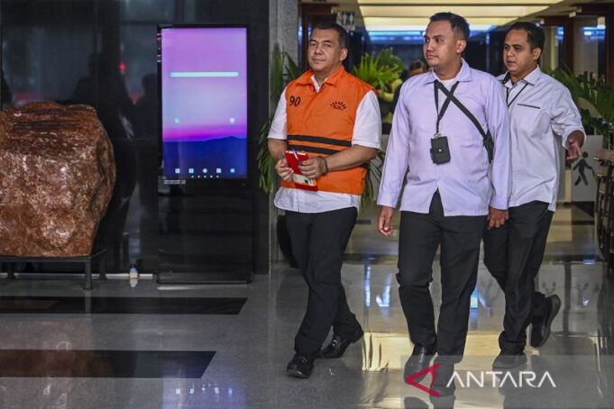 KPK Ungkap Koneksi Silmy Karim dengan WNA Kampung Rusia