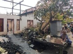 Kakek 70 Tahun Tertimpa Plafon Saat Tidur di Tengah Kebakaran