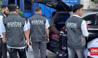 Kantor Korsupgah Geledah Kafe di Sidoarjo Terkait Kasus Impor HP Seken