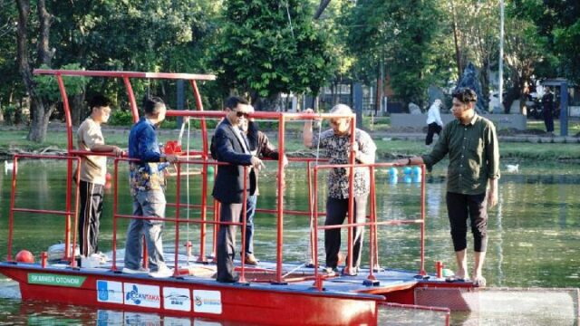 Kapal-Sampah-Nirkabel-dari-ITS-Berlayar-ke-Bali-dan-Kalimantan