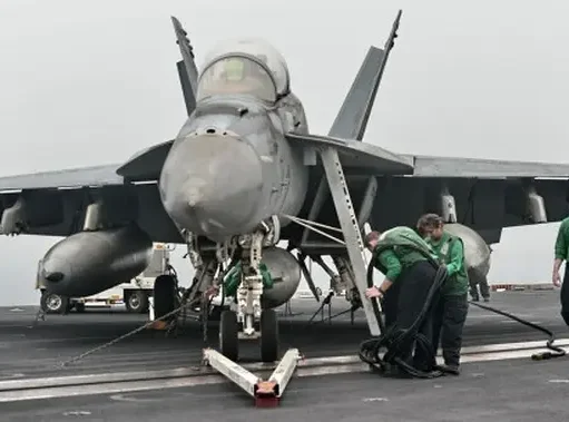 Kapal Selam Nuklir Pertama Peluncuran USS George Washington