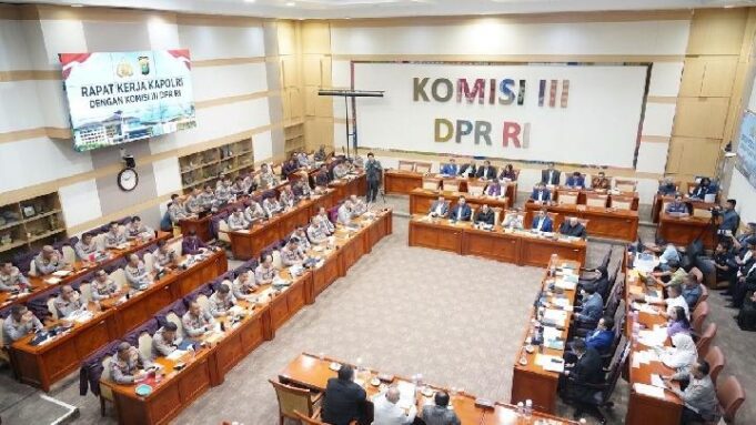 Kapolri Listyo Sigit Prabowo Jarang Hadir di DPR, Habiburokhman: Ini Tak Biasa