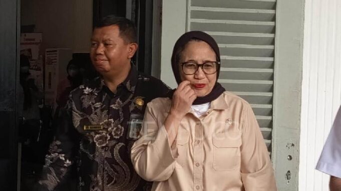 Karangan Bunga dan Geledah Jaksa di Kantor BGN