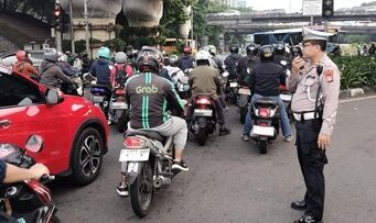 Kecelakaan di Cawang Ganggu Arus Lalin MT Haryono