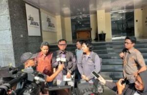 Ketum YLBHI Diperiksa Terkait Kasus Penyiraman Air Keras Andrie Yunus
