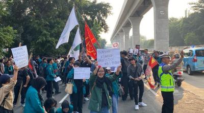 Klakson-Dukung-Aksi-Mahasiswa-di-Jakarta