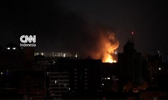 Kyiv Diguncang Serangan Rudal, Asap Tebal Menyelimuti Kota