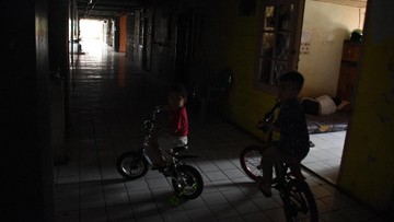 Listrik-Padam-Arus-Lalu-Lintas-Surabaya-Kacau