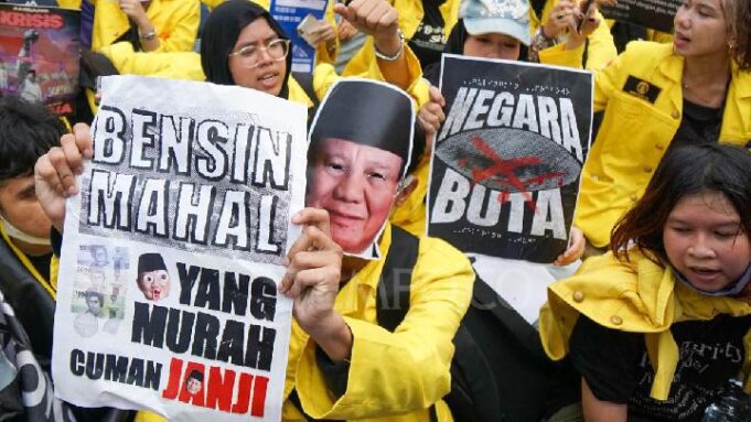 Mahasiswa Bandung Gelar Aksi Serentak Tuntut Kebijakan Ekonomi