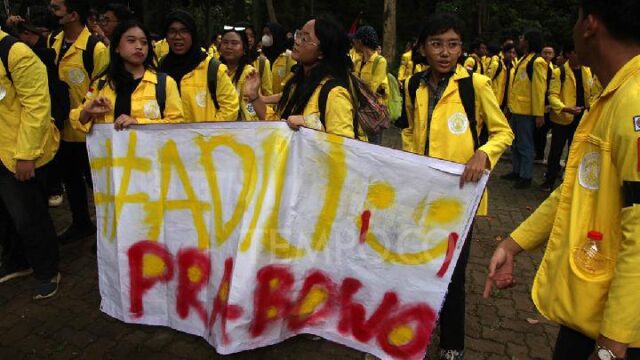 Mahasiswa-UI-Gelar-Aksi-Tolak-MBG-dan-Militerisasi-Sipil
