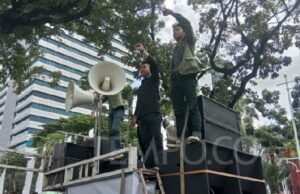 Mahasiswa UPNVJ dan Aliansi Perempuan Aksi Bersama di Patung Kuda