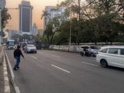 Massa Demo Bubarkan Diri, Jalan Medan Merdeka Selatan Kembali Lancar