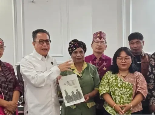 Masyarakat Adat Jadi Mitra Strategis Atasi Degradasi Lahan