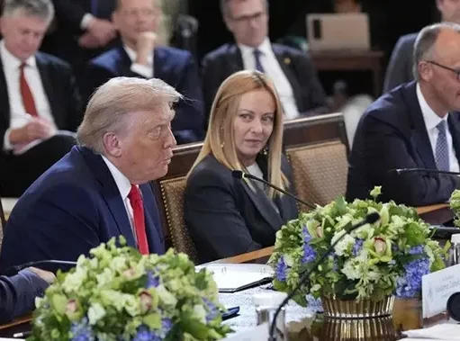 Meloni Tegur Trump: Fokus pada Popularitas Anda Sendiri