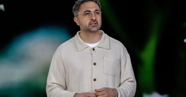 Microsoft-AI-Chief-Warns-Against-Treating-AI-as-Conscious