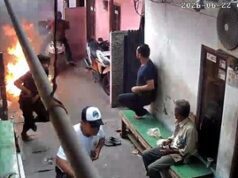 Molotov Salah Sasar, Ibu dan Anak Terjatuh di Koja