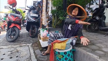Nenek Jukir Gagalkan Pencurian Rp36 Miliar, Dapat Hadiah Umrah