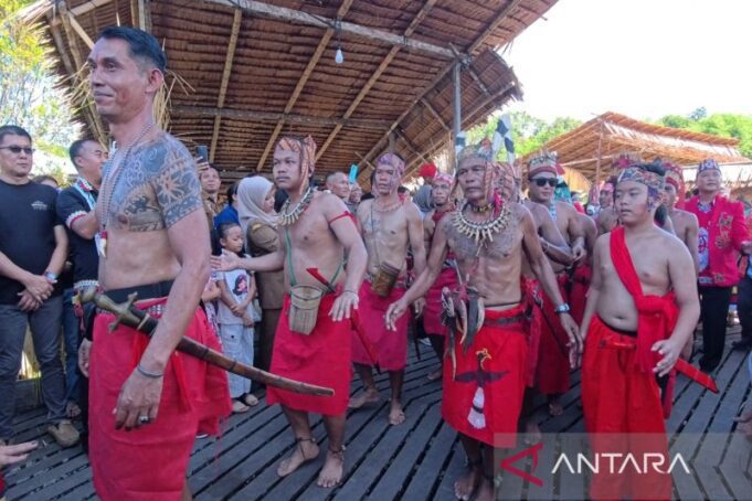Nyobeng: Nafas Leluhur yang Masih Hidup di Hutan Bengkayang