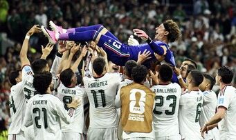Ochoa Menyelamatkan Meksiko di Menit Akhir Lawan Ceko