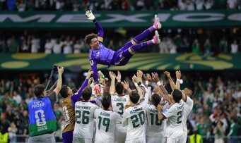 Ochoa, Sang Kiper Legenda, Tampil di Usia 40 Tahun di Piala Dunia