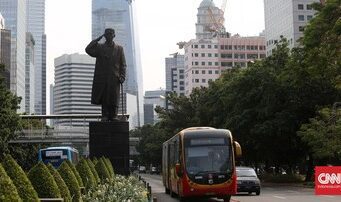 Patung Sudirman Tetap di Tempatnya