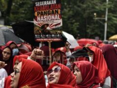 Pegawai MBG Turun ke Jalan Dukung Program Pangan Presiden