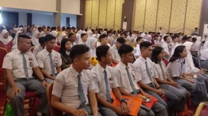 Pemborosan MBG Rp12 T Bisa Sekolahkan Jutaan Anak